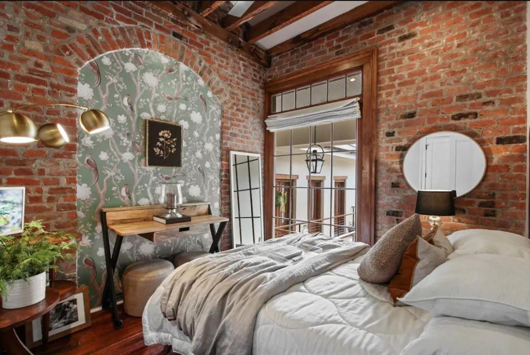 Apartment Historic Garden District 5br With Parking And Balcony *